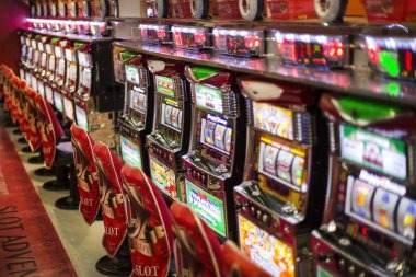 Hot Pot game board display on erek2 77 platform showing five reels and bonus indicators